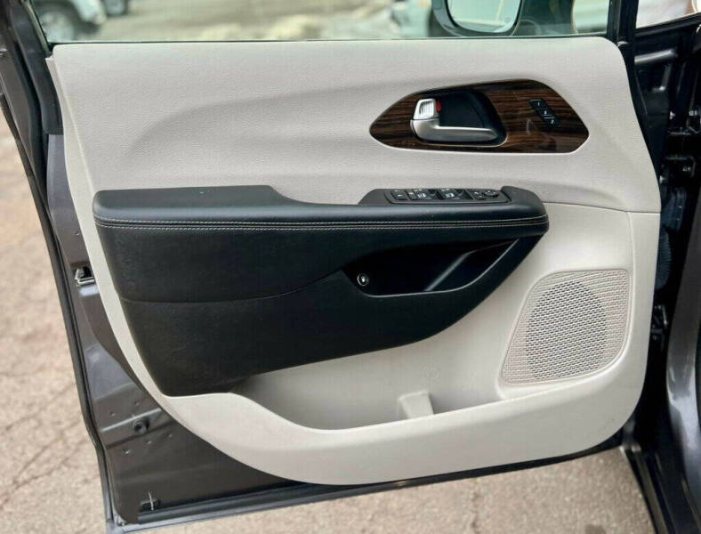 2021 Chrysler Pacifica Hybrid Limited