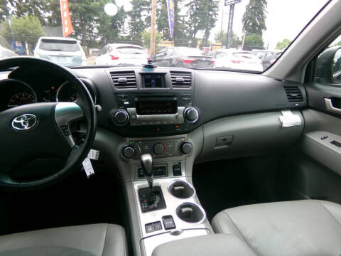 2012 Toyota Highlander SE