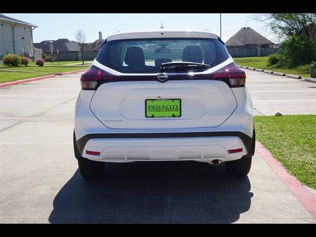 2025 Nissan Kicks Play S