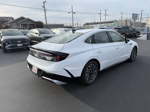 2025 Hyundai Sonata Hybrid SEL