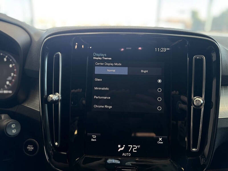 2021 Volvo XC40 T4 Momentum