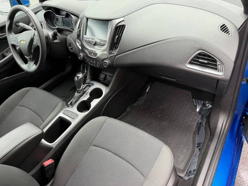 2017 Chevrolet Cruze LT Auto