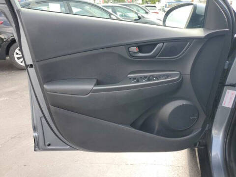 2021 Hyundai Kona SEL Plus