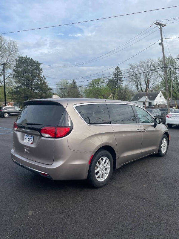 2017 Chrysler Pacifica Touring-L