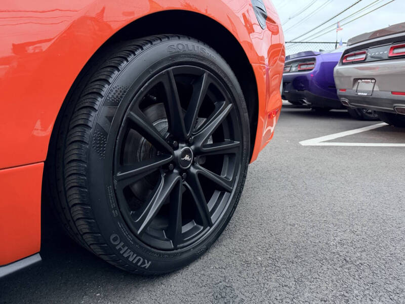 2016 Ford Mustang V6