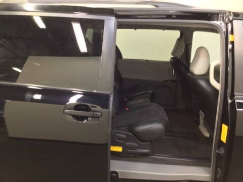 2012 Toyota Sienna SE 8-Passenger