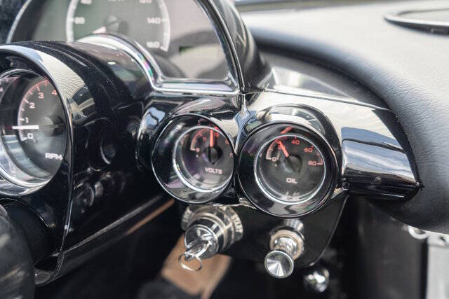 1962 Chevrolet Corvette 25