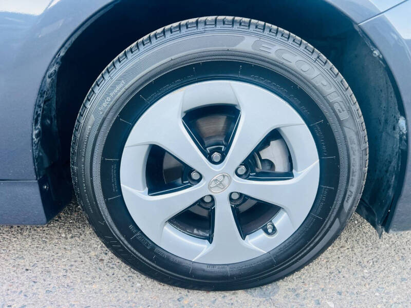 2012 Toyota Prius Three
