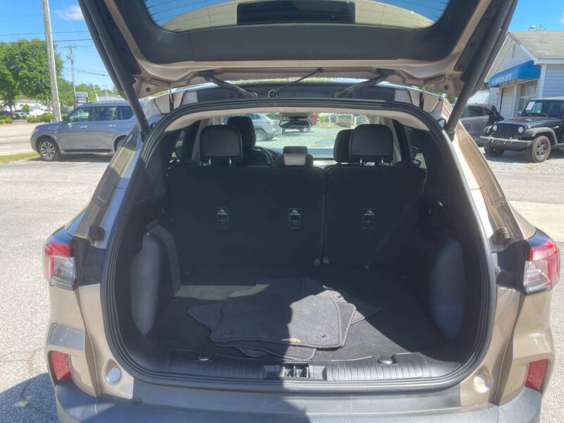 2020 Ford Escape Titanium
