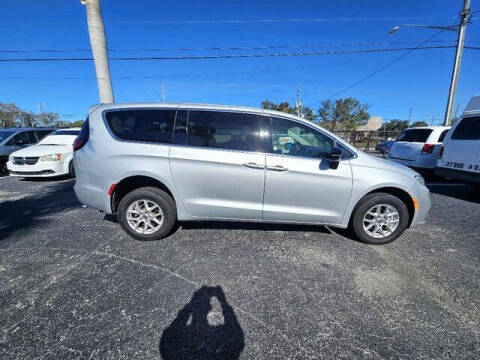2024 Chrysler Pacifica Touring L