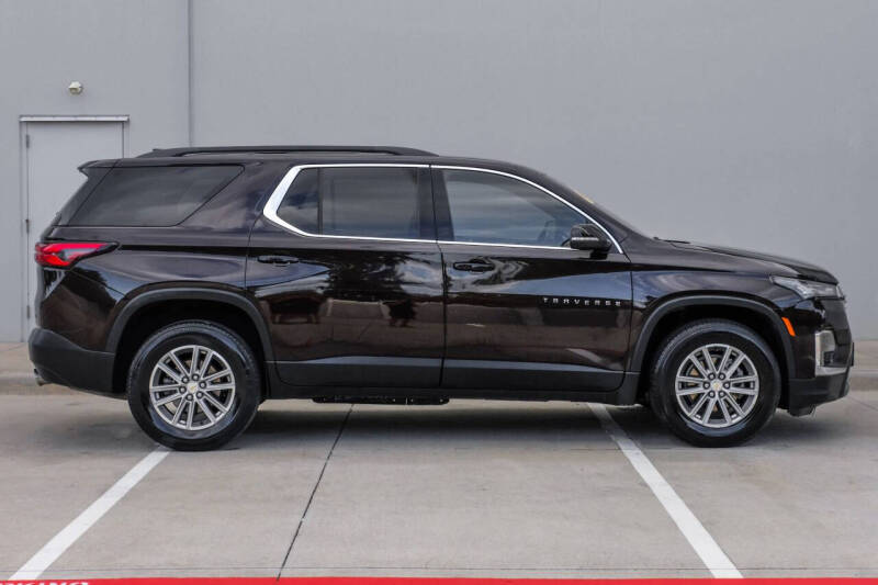 2022 Chevrolet Traverse LT Leather