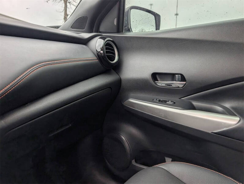 2019 Nissan Kicks SR