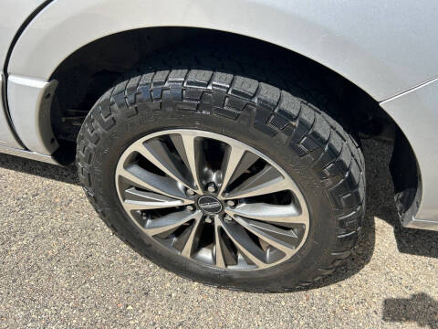 2017 Lincoln Navigator Select