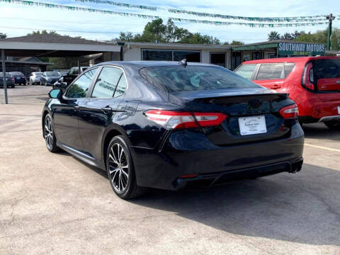 2020 Toyota Camry SE