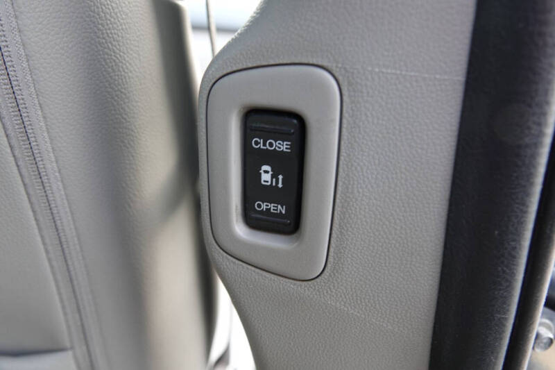 2011 Honda Odyssey EX-L w/DVD