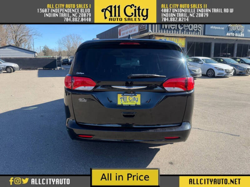 2020 Chrysler Voyager LXi