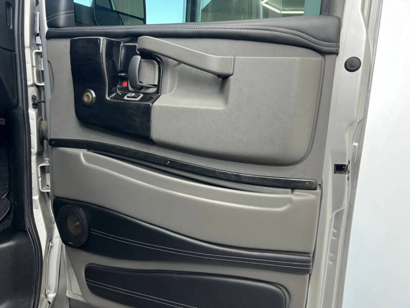 2021 Chevrolet Express LS 3500