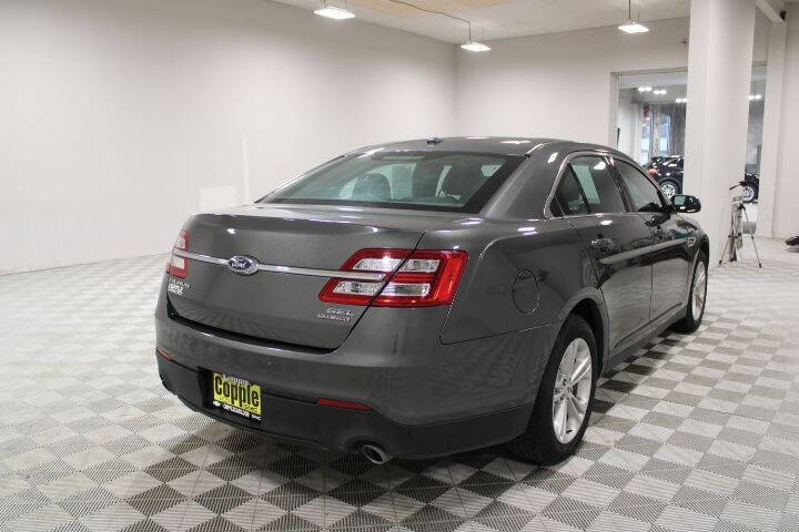 2018 Ford Taurus SEL