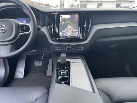 2025 Volvo XC60 B5 Plus Dark Theme