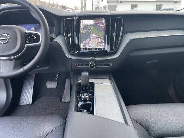 2025 Volvo XC60 B5 Plus Dark Theme