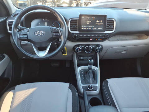 2023 Hyundai Venue SEL