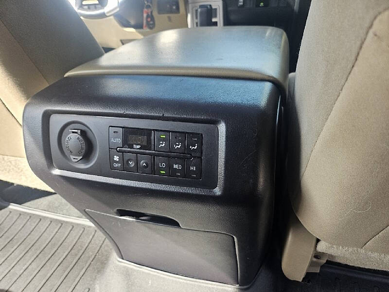 2017 Toyota Sequoia SR5