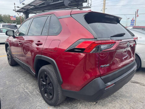 2020 Toyota RAV4 LE