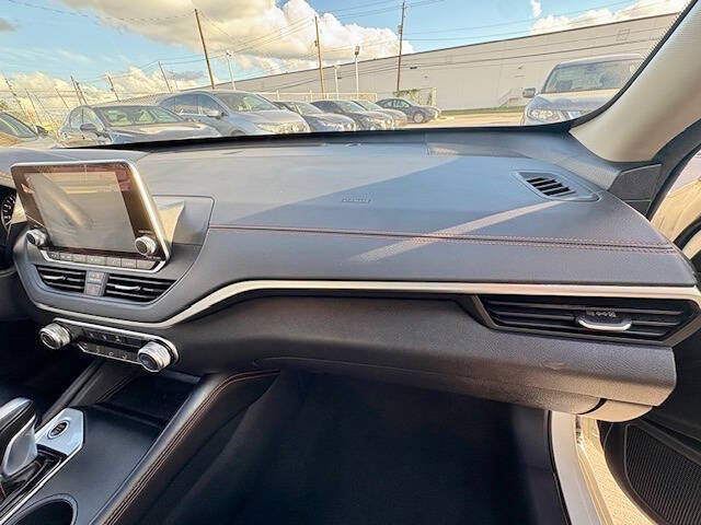 2020 Nissan Altima 2.5 SR