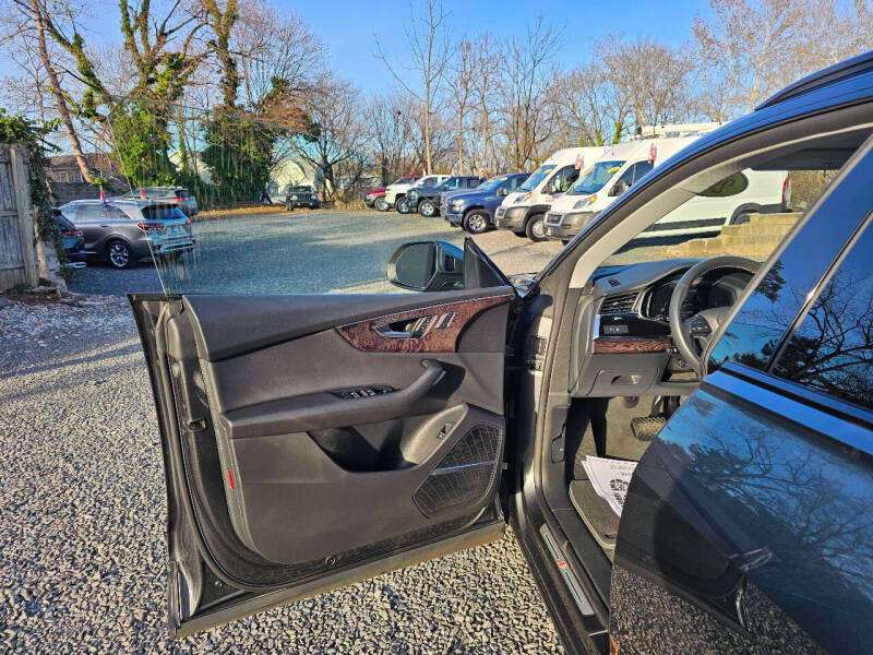 2020 Audi Q8 quattro Premium Plus 55 TFSI