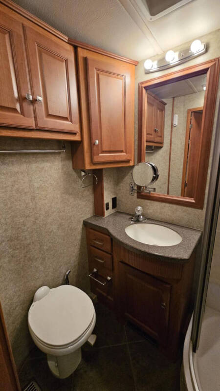 2009 Winnebago Itssca Meridian 34Y