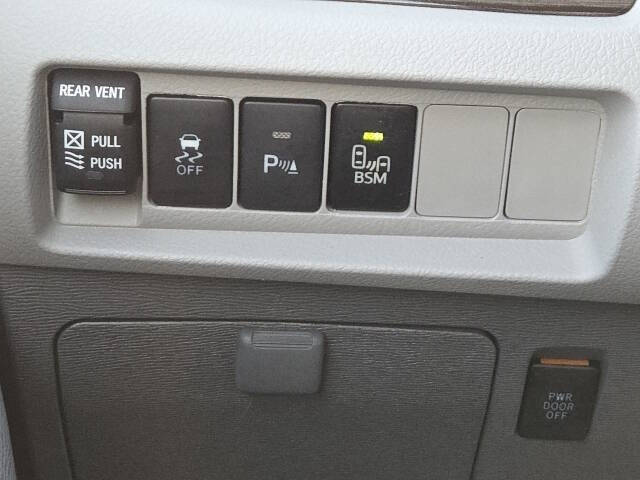 2015 Toyota Sienna XLE 8-Passenger