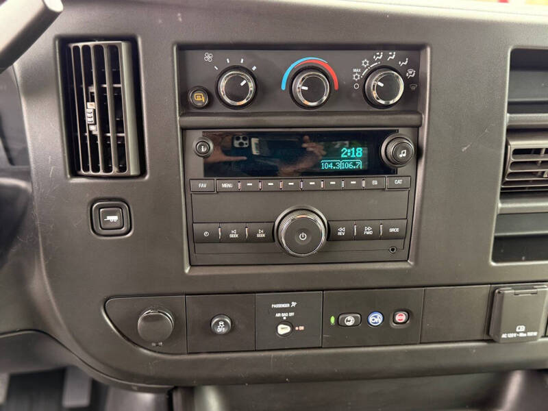 2022 Chevrolet Express 2500