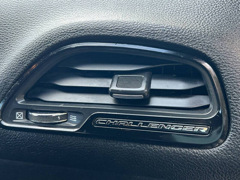 2018 Dodge Challenger SXT