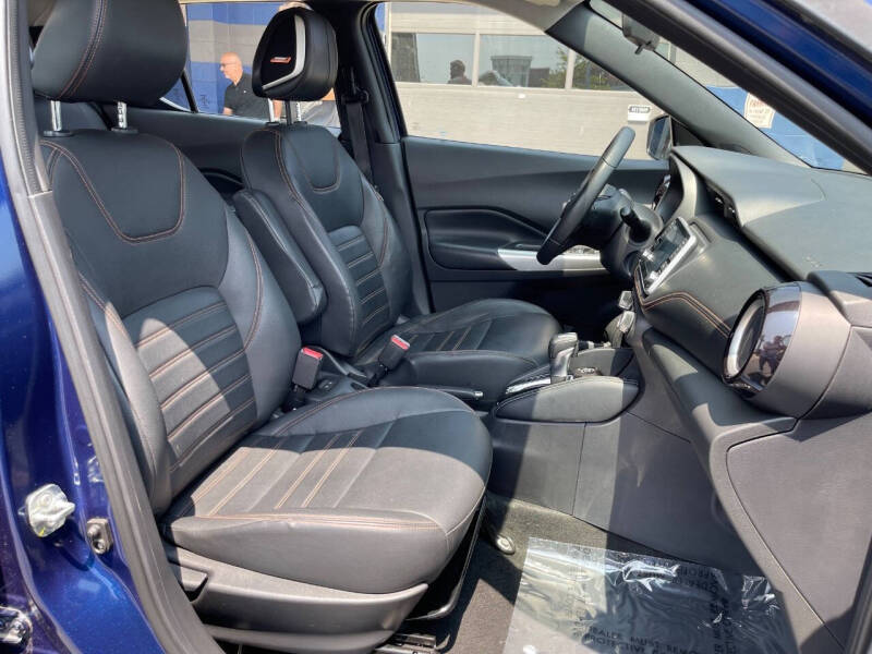 2019 Nissan Kicks SR