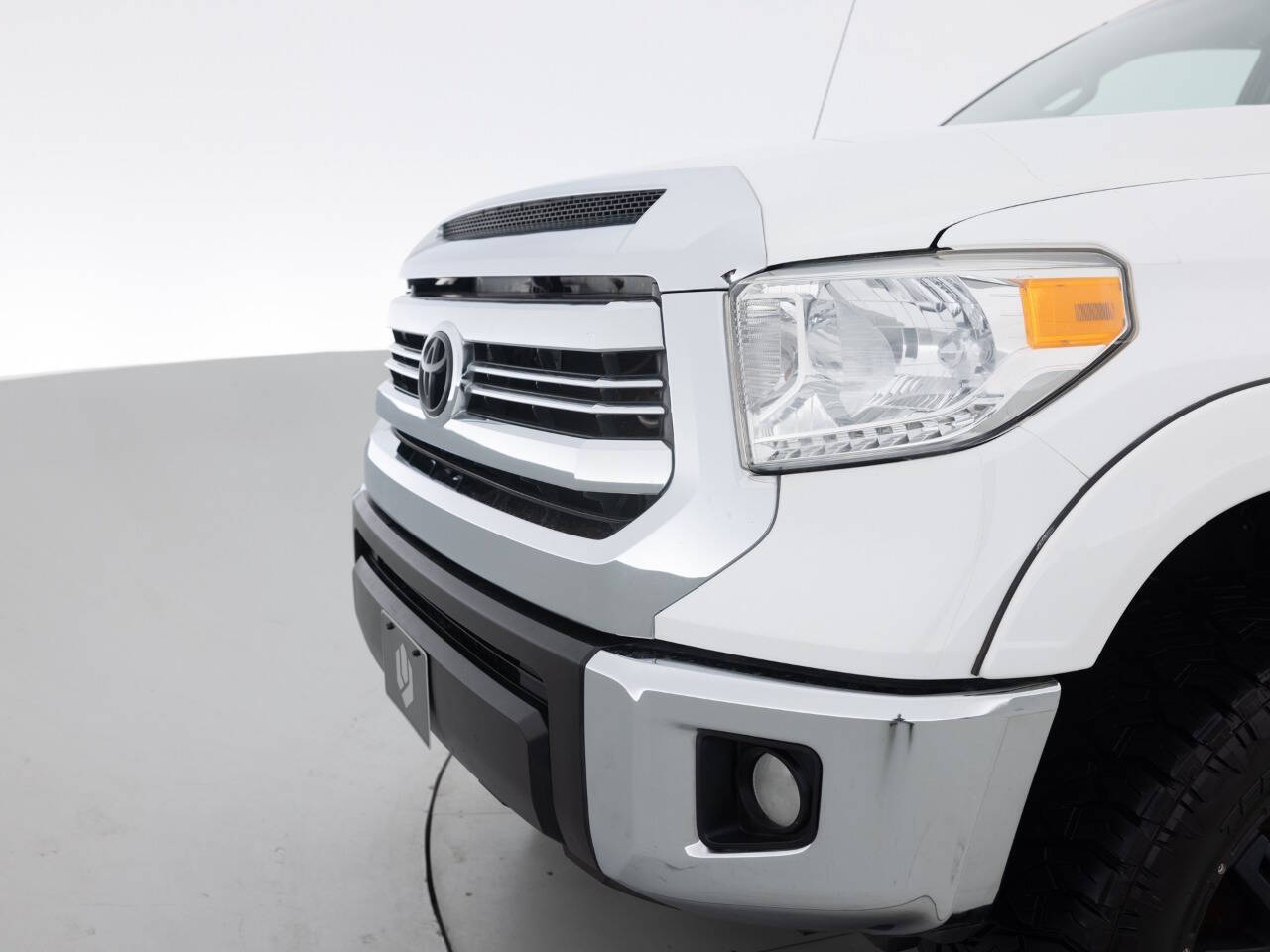 Used Car 2017 Toyota Tundra  Sr5 4x4 4dr Crewmax Cab Pickup Sb (5.7l V8 Ffv) For Sale Under $30,000 In Coal City, Illinois