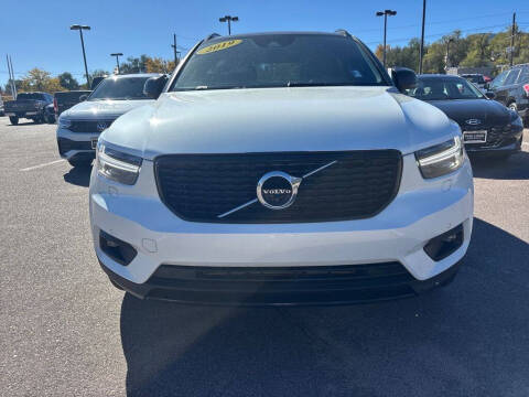 2019 Volvo XC40 T5 R-Design