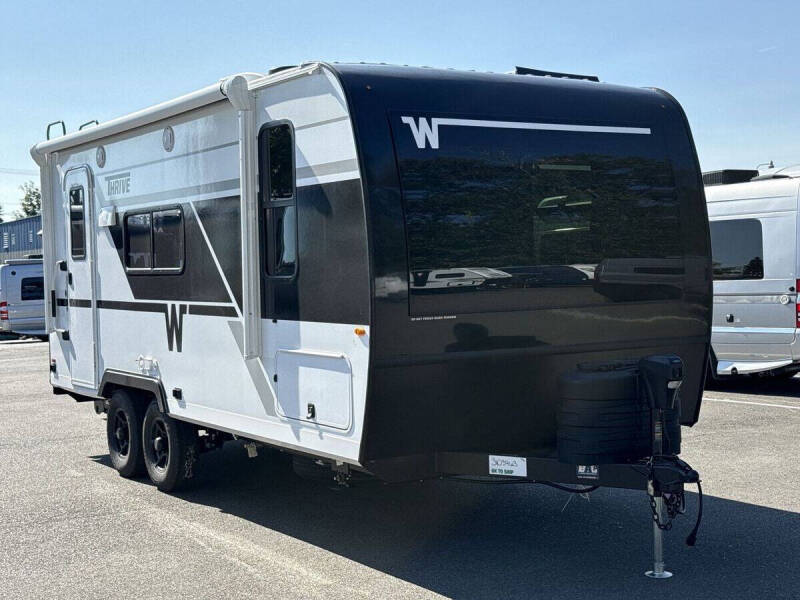 2026 Winnebago Thrive