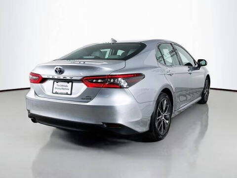 2022 Toyota Camry Hybrid XLE