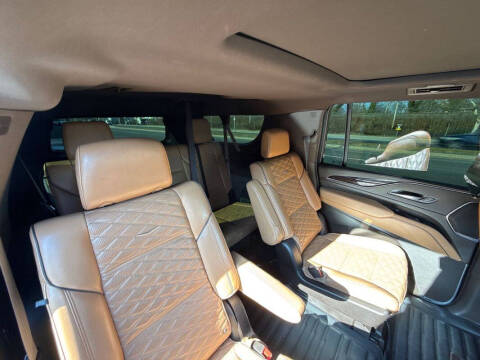 2023 Cadillac Escalade ESV Premium Luxury