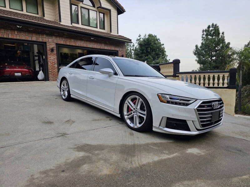 2020 Audi S8 Base's photo