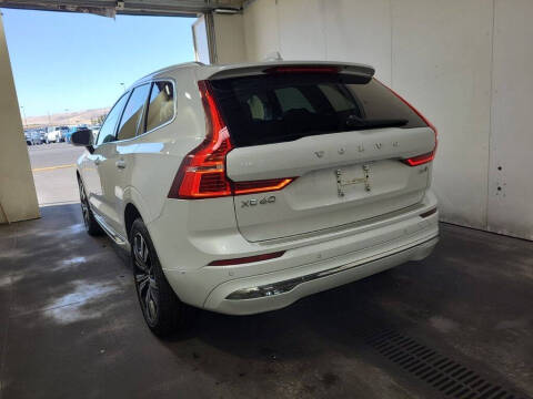 2023 Volvo XC60 B5 Ultimate Bright Theme