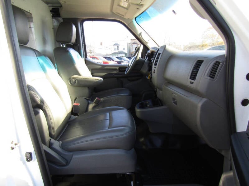 2019 Nissan NV Cargo null photo 30