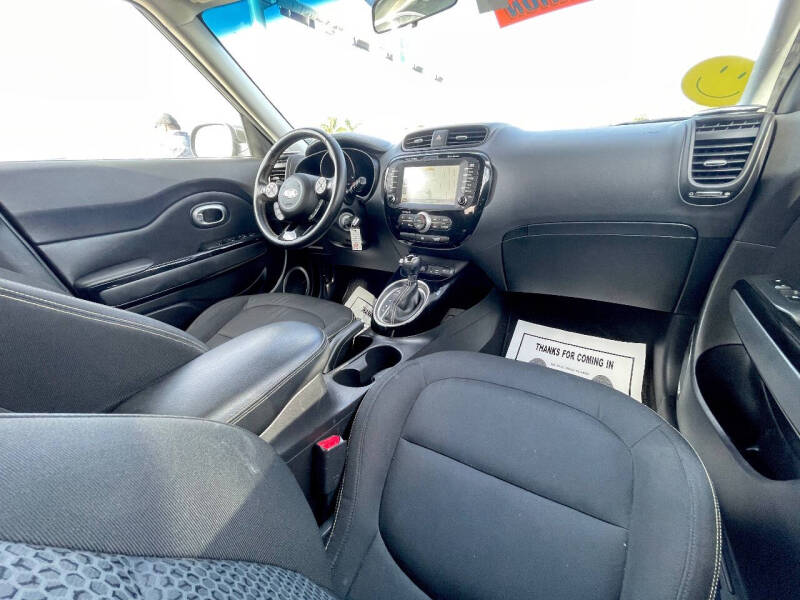 2016 Kia Soul + photo 11