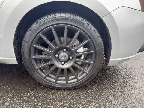 2009 Ford Focus SES