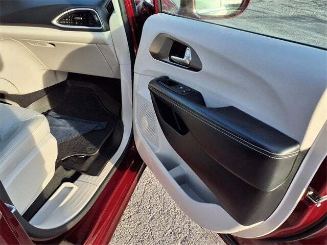 2021 Chrysler Pacifica Touring L