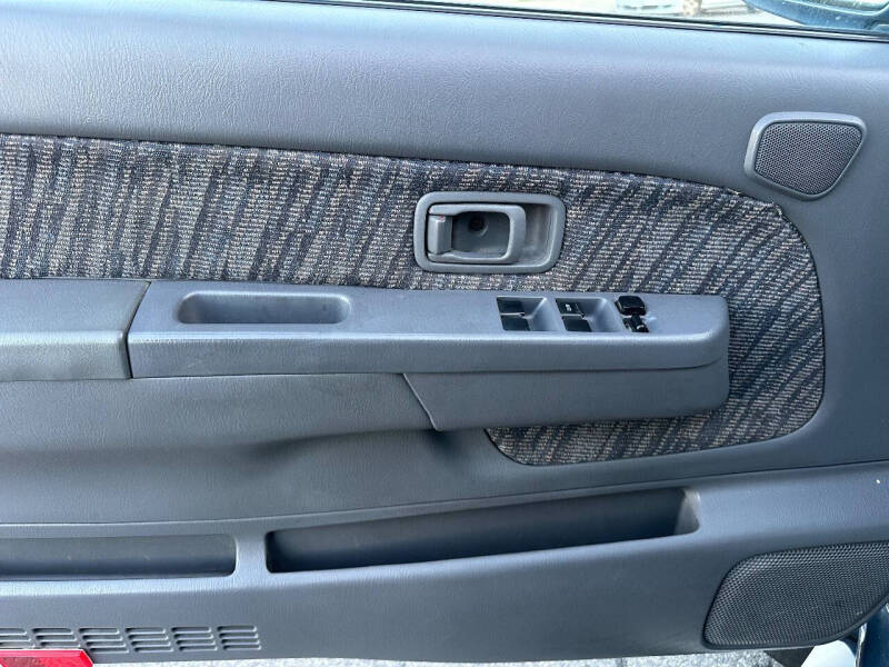 2000 Nissan Frontier XE