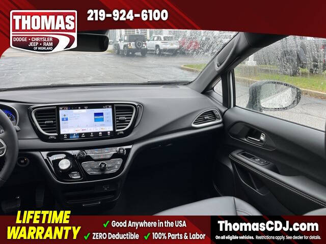 2026 Chrysler Voyager LX