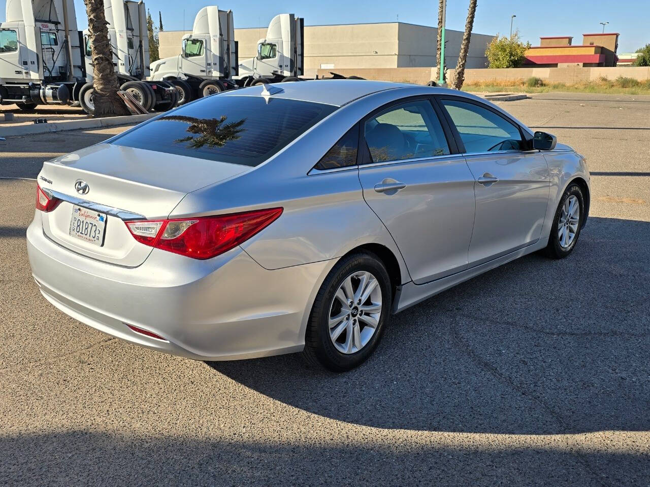 2013 Hyundai SONATA for sale at DOUBLE DEUCE AUTO in Hesperia, CA