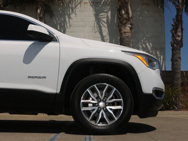 2017 GMC Acadia SLE-2