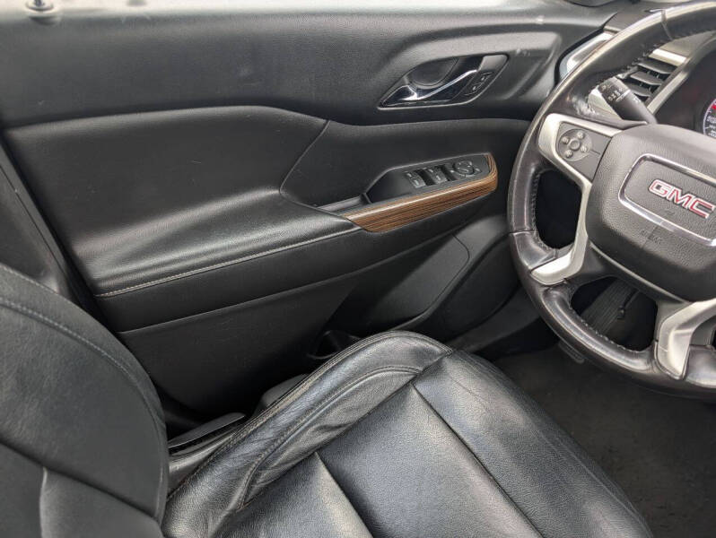 2017 GMC Acadia SLE-1